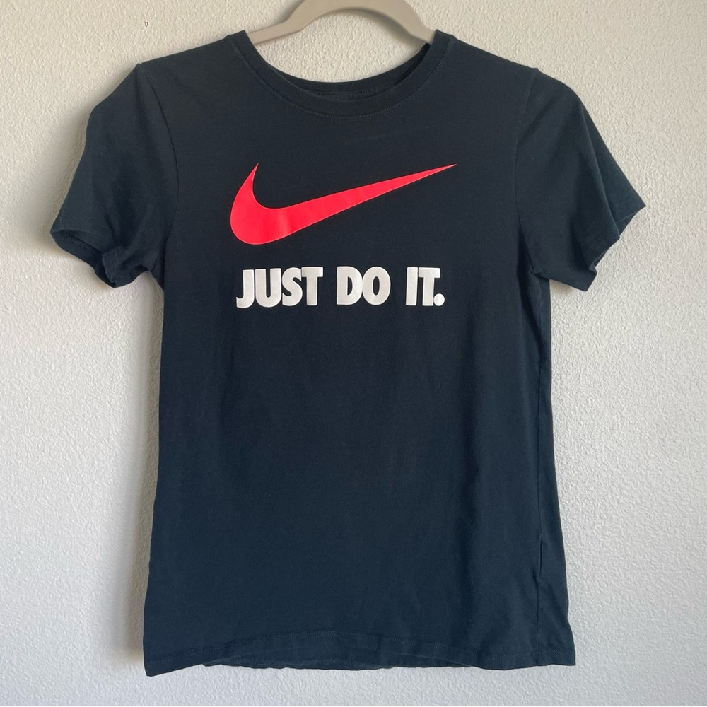 Women's NIKE Logo T-Shirt